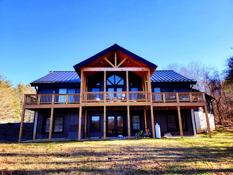 finished exterior of a structural insulated panel home